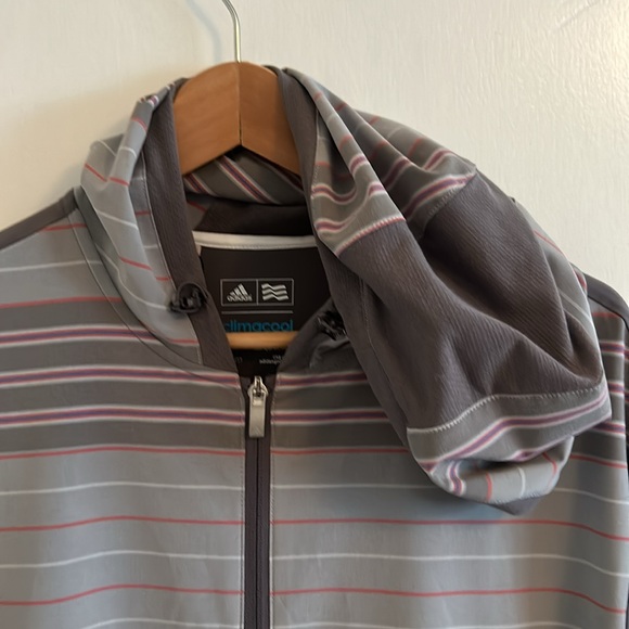 Adidas VGUC light weight zip up jacket with hoodie, side zip pockets,drawstrings - Picture 2 of 11